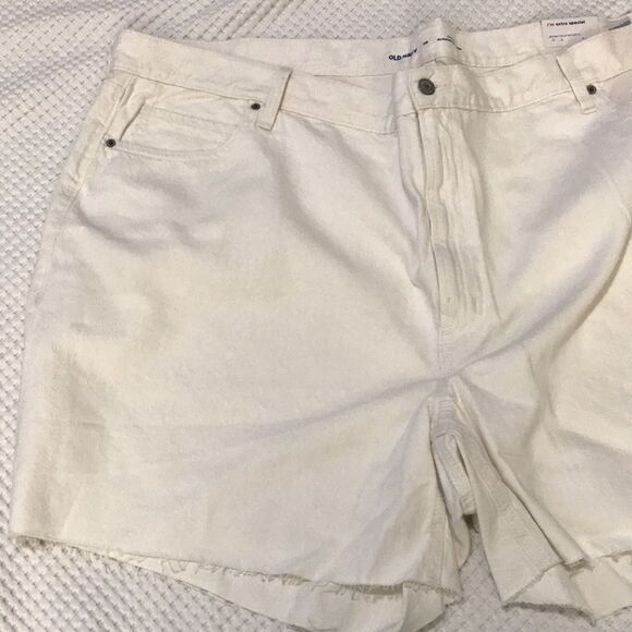 NWT- Old Navy- 26 & 28+. Slouchy Straight Short - Picture 3 of 8